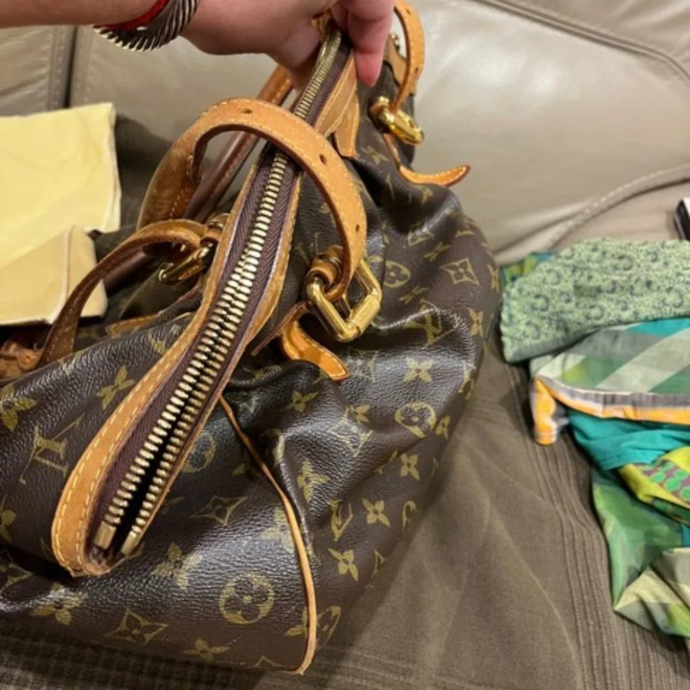Louis Vuitton Tivoli Gm Brown Leather Hobo Bag